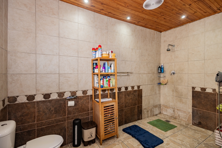 5 Bedroom Property for Sale in Ruyterwacht Western Cape